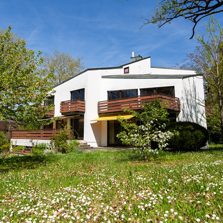Freistehendes Einfamilienhaus in Pforzheim-Südoststadt Wohnhaus mit Substanz und Perspektive, in einmaliger Lage! (S/10484)
