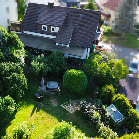 2-Familienhaus in Pforzheim-Würm: Familienidylle im Grünen (S/8862)